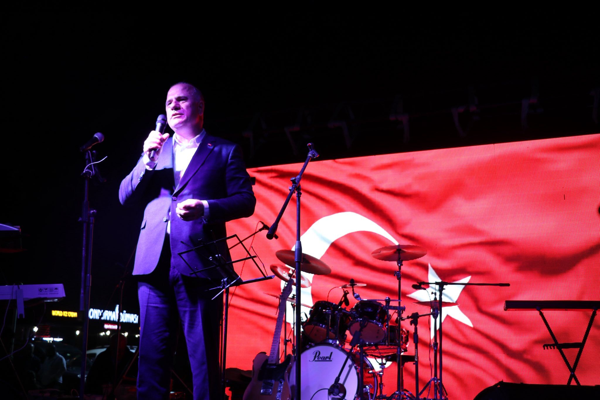 Osmaneli’nde 19 Mayıs Coşkusu Fener Alayı Ve Konserle Taçlandı 14733