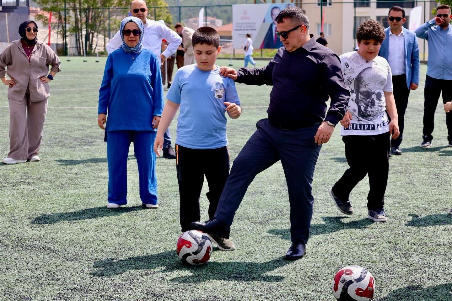 Sevgiyle Aşılmayan Engel Yok 14449 (1)