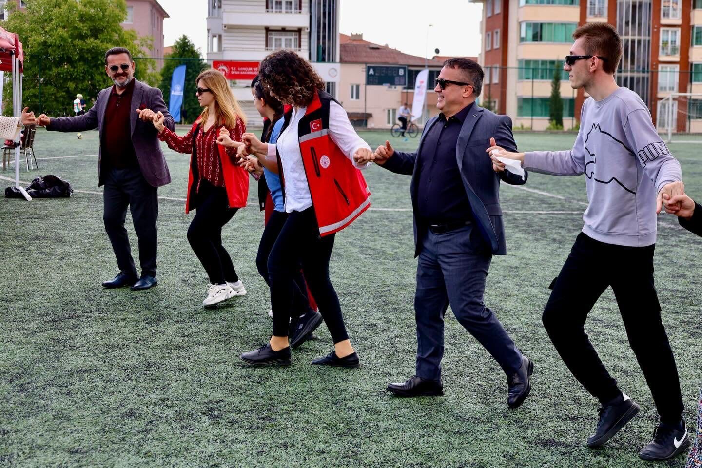 Sevgiyle Aşılmayan Engel Yok 14450