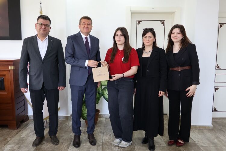 Türkiye Birincileri Müdürlükte Ağırlandı 14237 (1)