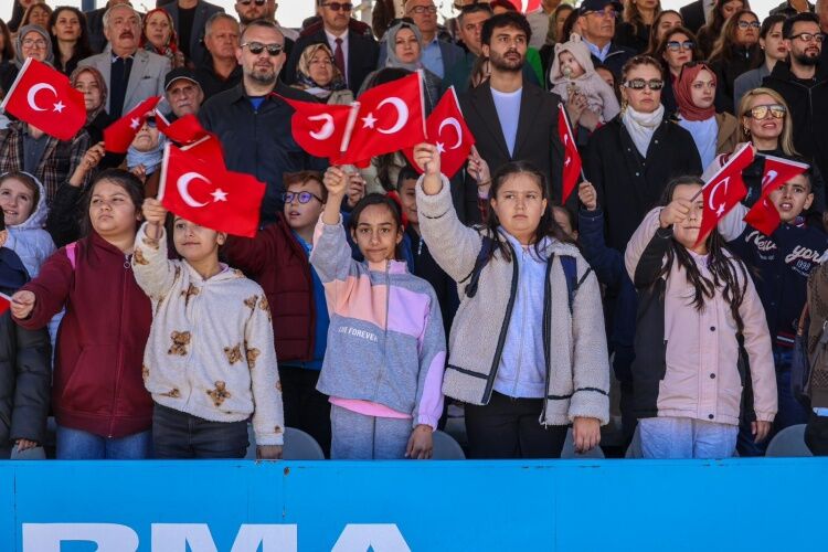 Vali Sözer, Öğrencilerle Jandarma Tesisinde Buluştu 13675
