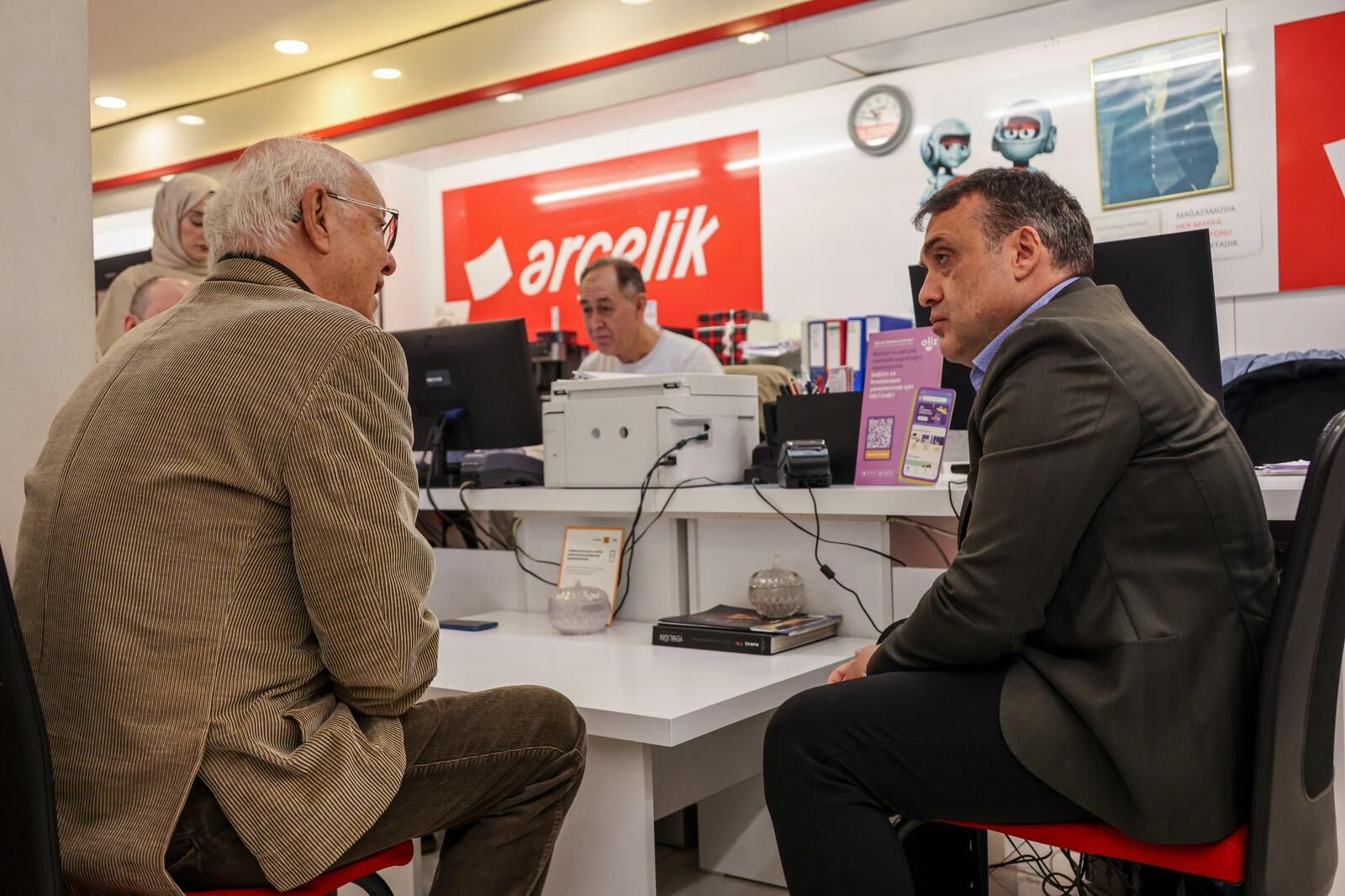 Vali Sözer Sabah Mesaisine Çarşı Ziyaretiyle Başladı 14768