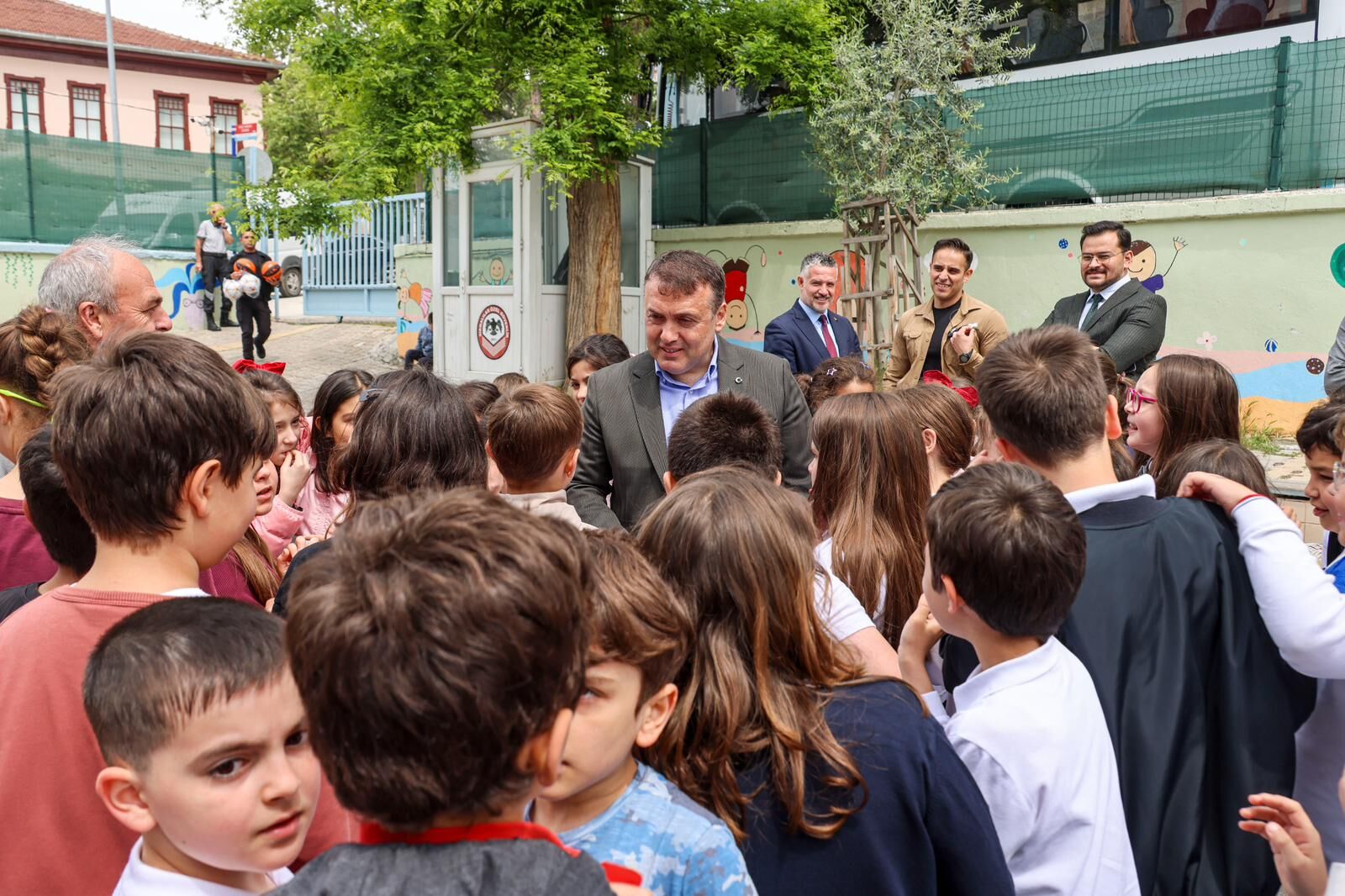 Vali Sözer’den Atatürk İlkokulu’na Sürpriz Ziyaret 14773