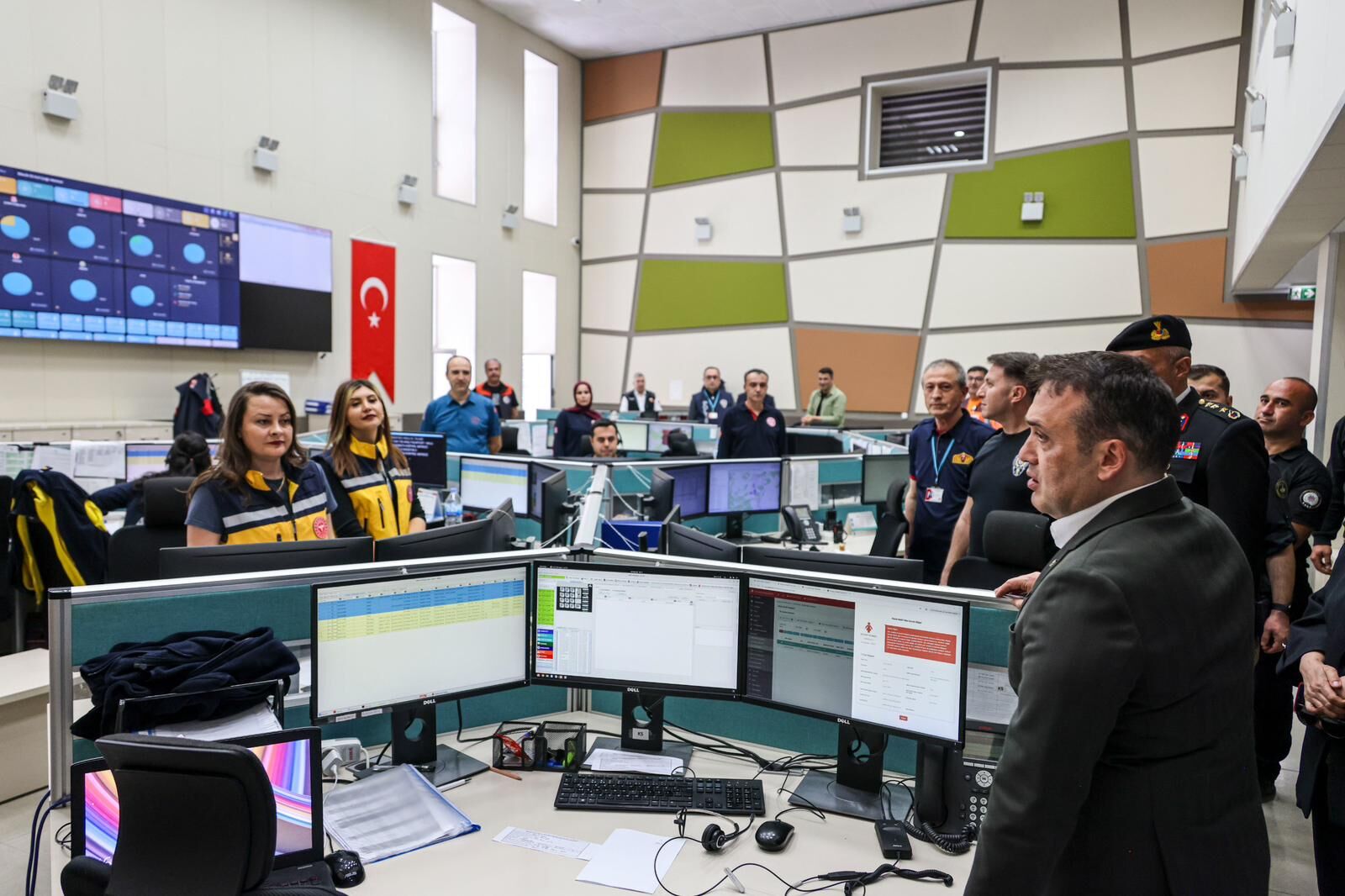 Vali Sözerden Baş Döndüren Trafik 15015