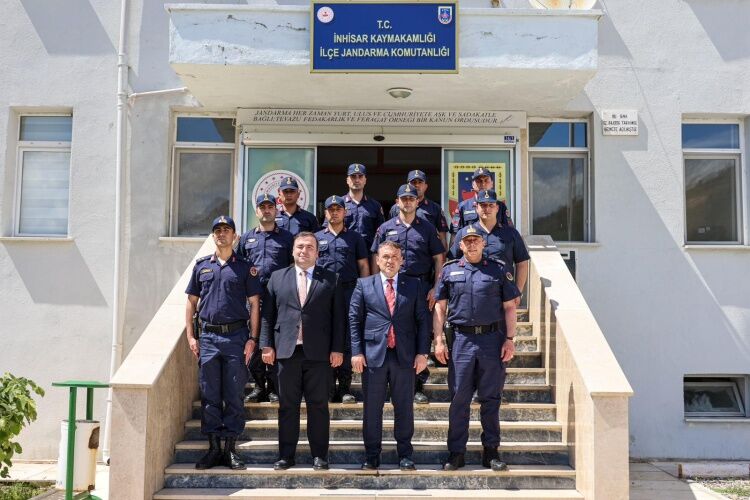 Vali Sözer’den İnhisar Jandarma Komutanlığı’na Bayram Ziyareti 14882
