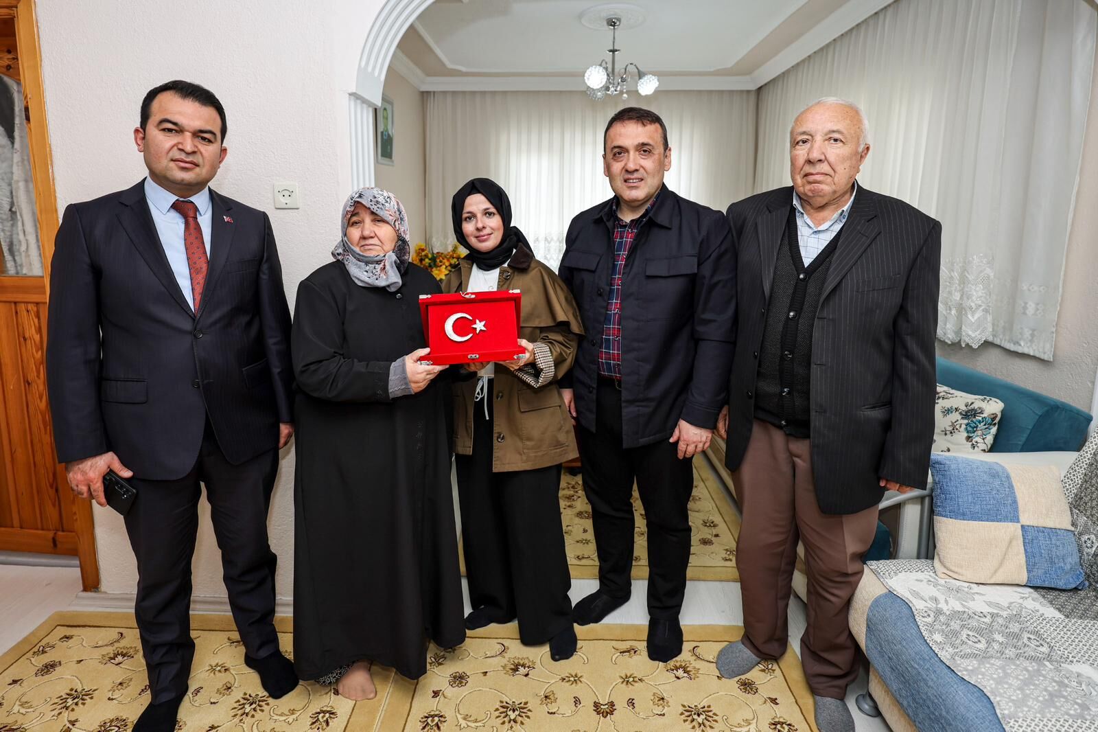Vali Sözerden Şehit Ailesine Ziyaret 13776