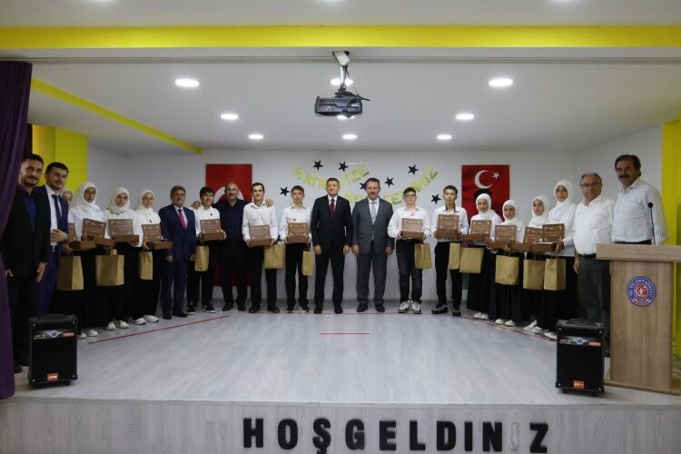 700. Yıl Ortaokulu’nda Hatim Merasimi Düzenlendi 16175