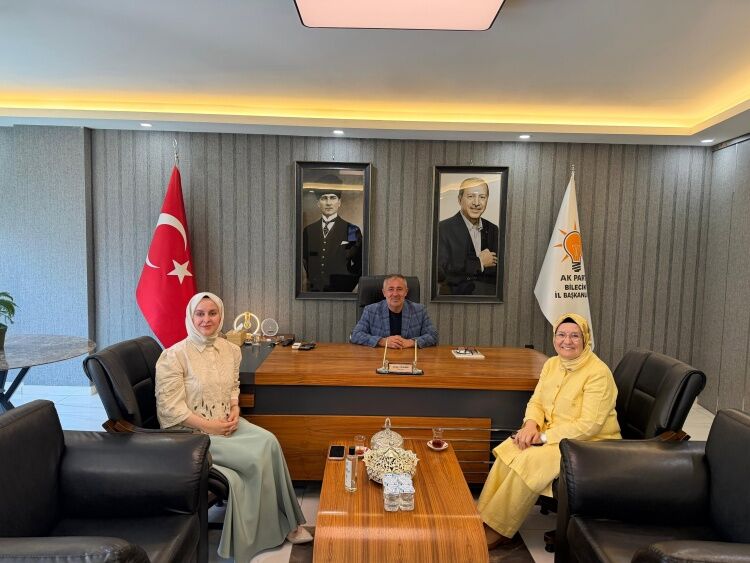 Ak Parti Bilecik İl Başkanlığında Kadın Kolları Buluşması 15668