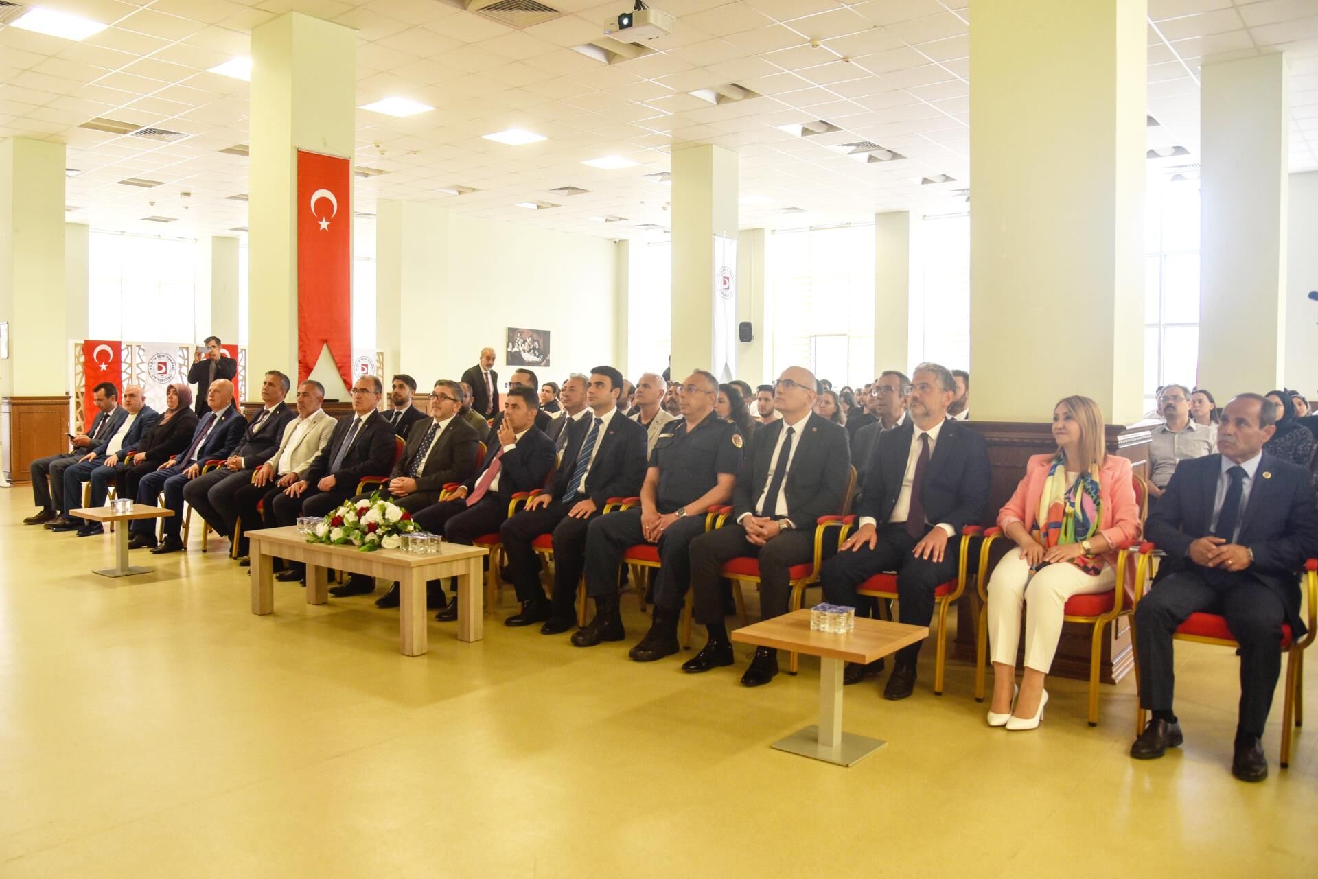 Bakan Yardımcısı Boyraz Bilecik’te Öğrencilerle Buluştu 16078