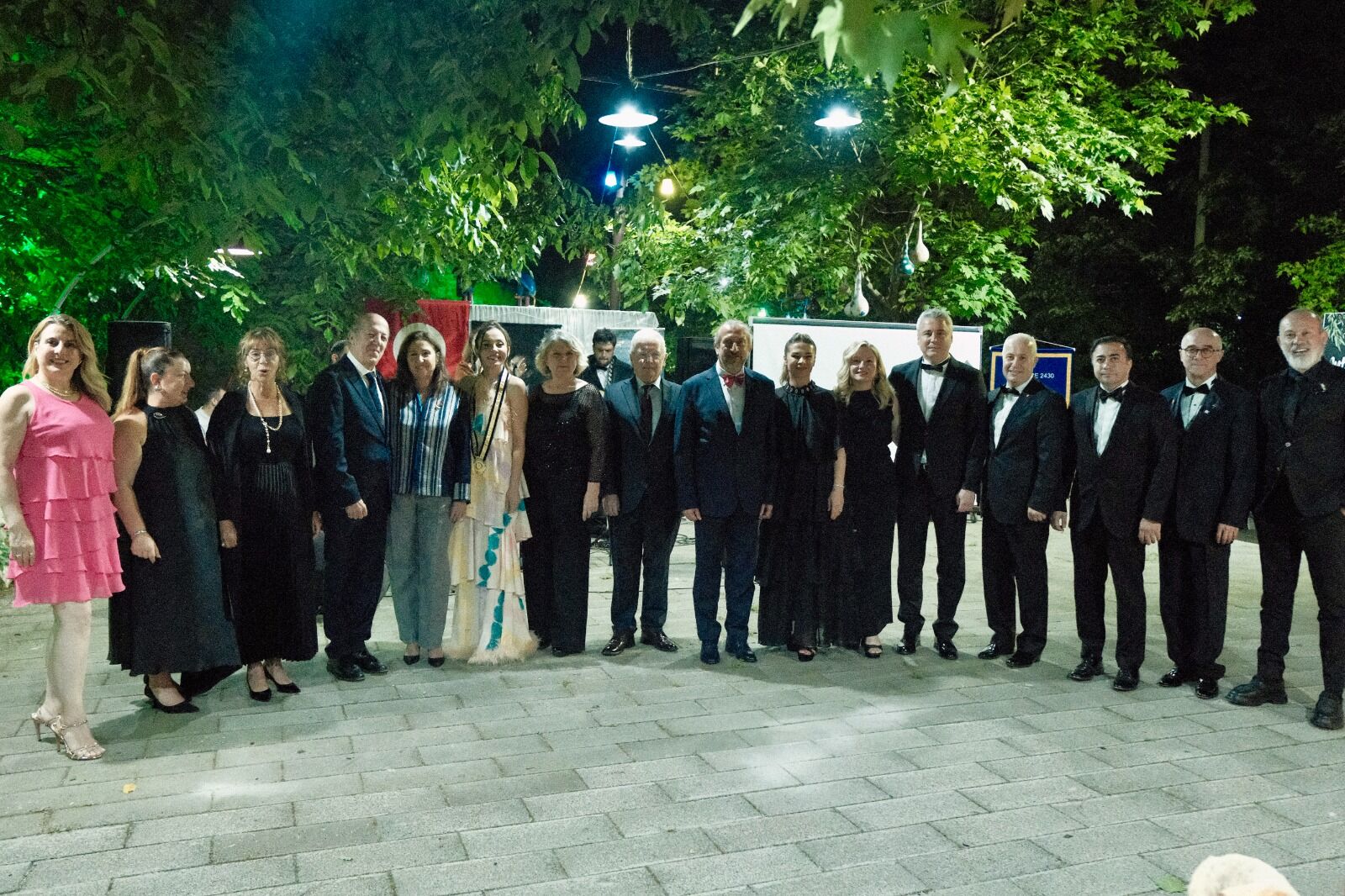 Bi̇leci̇k Rotary Kulübü Görkemli̇ Baloyla Kuruldu 15803