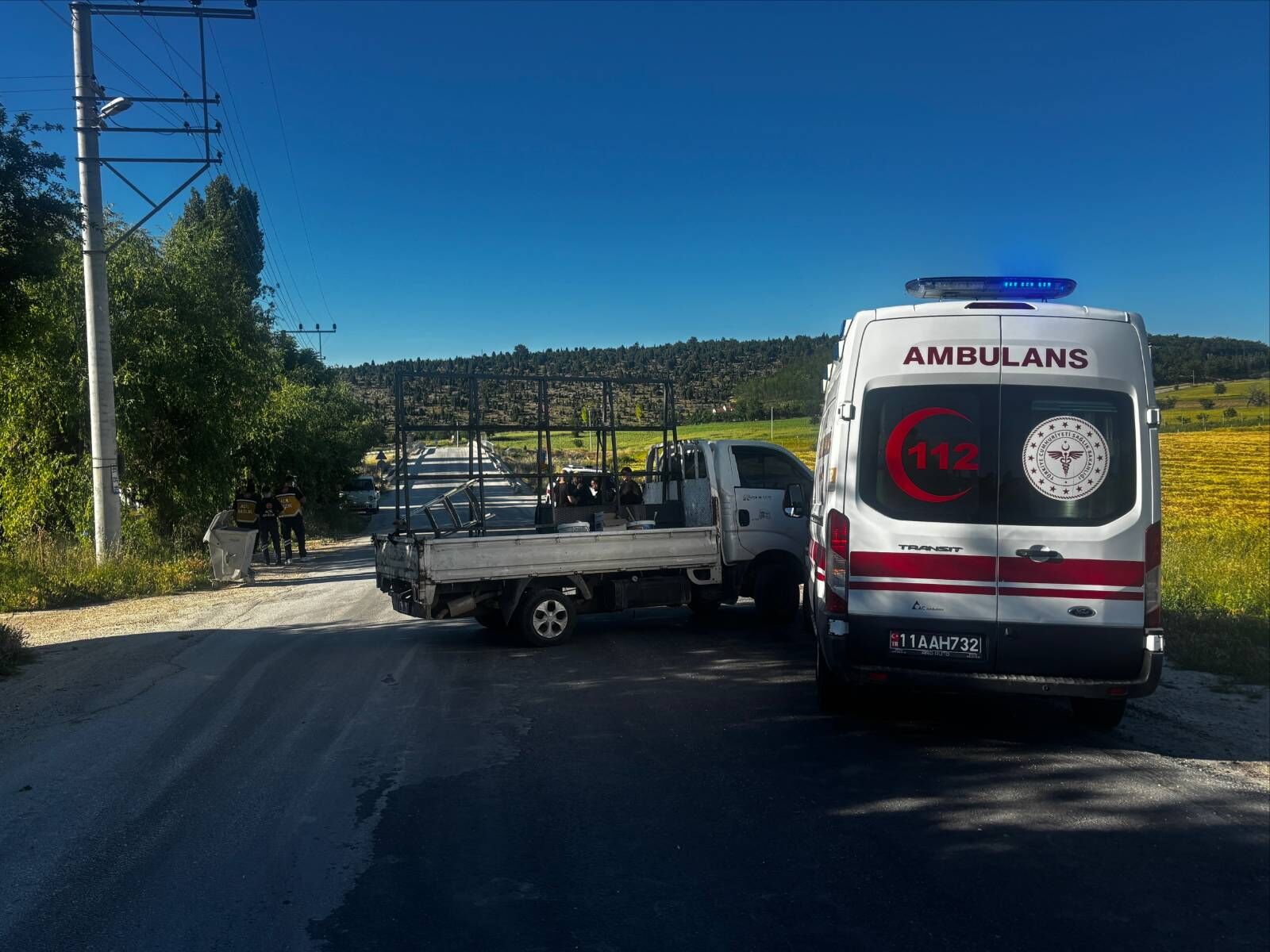 Bilecikte Ambulans Ile Kamyonet Çarpıştı 15916