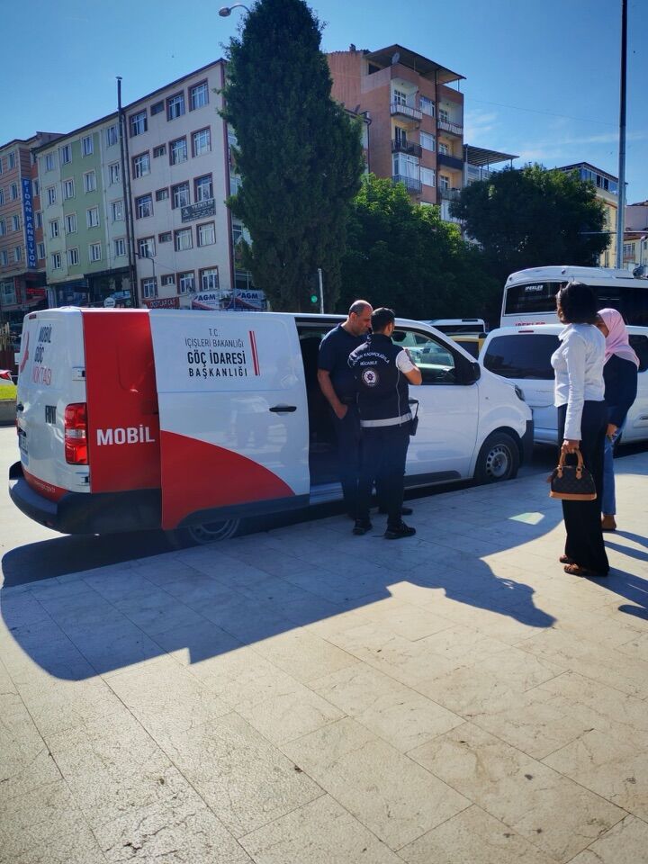 Bilecik’te Düzensiz Göçe Yönelik Denetimler Sürüyor 15935