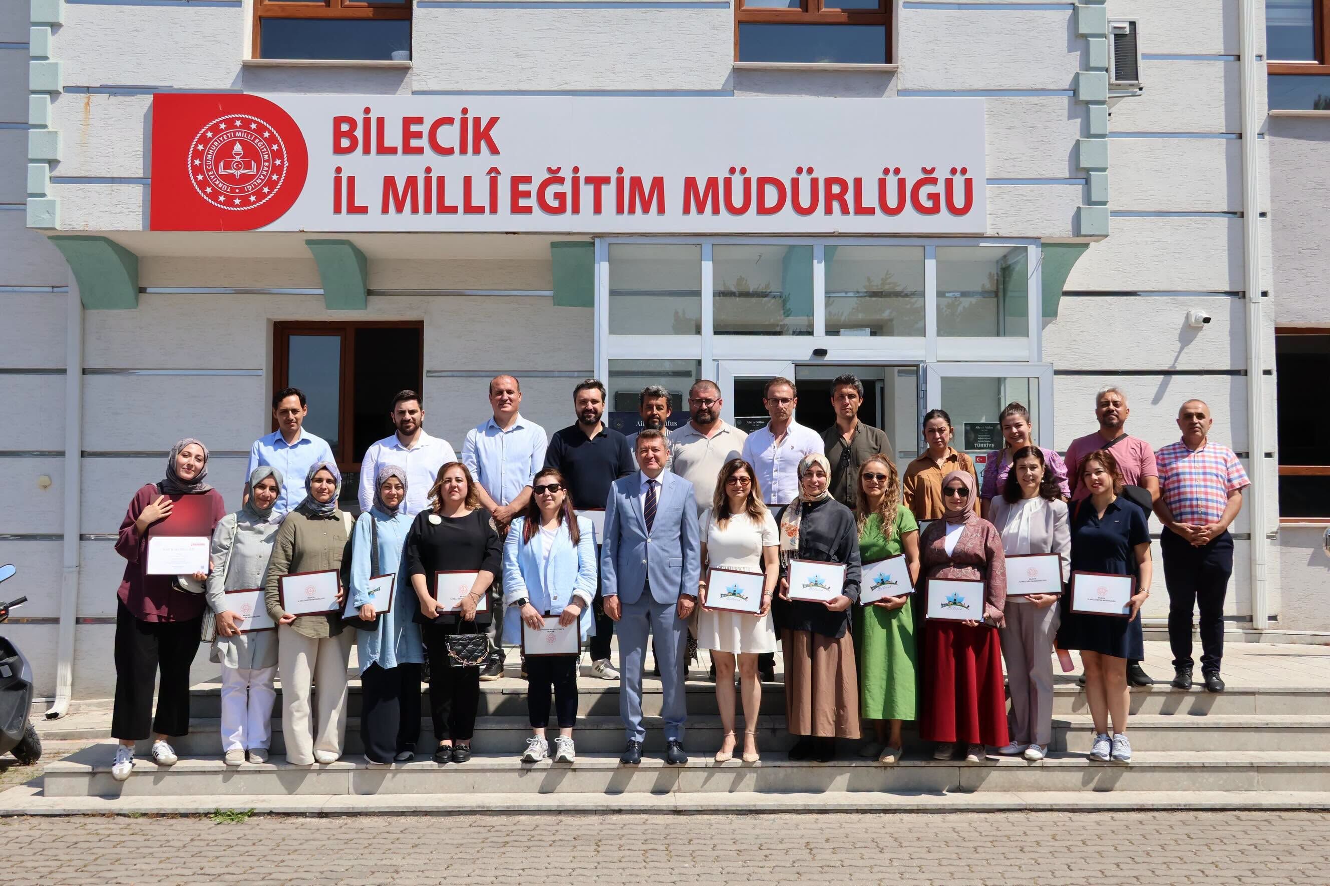 Bilecikte Harezmi Modeli Öğretmenlerine Sertifika 16439