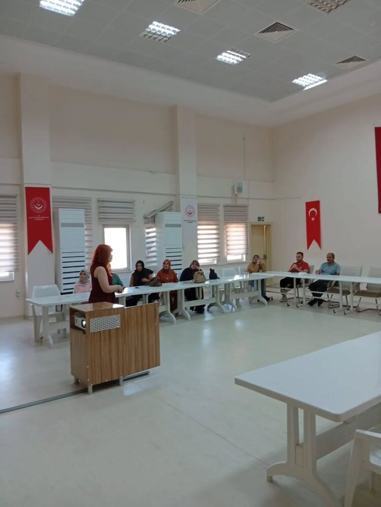 Bozüyük’te Kumar Bağımlılığı Ve Çocuk Yetiştirme Eğitimi Verildi 16397