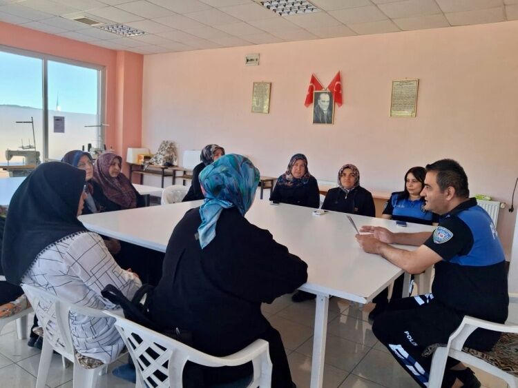 Bozüyük’te Vatandaşlara Güvenlik Ve Farkındalık Eğitimi 16029