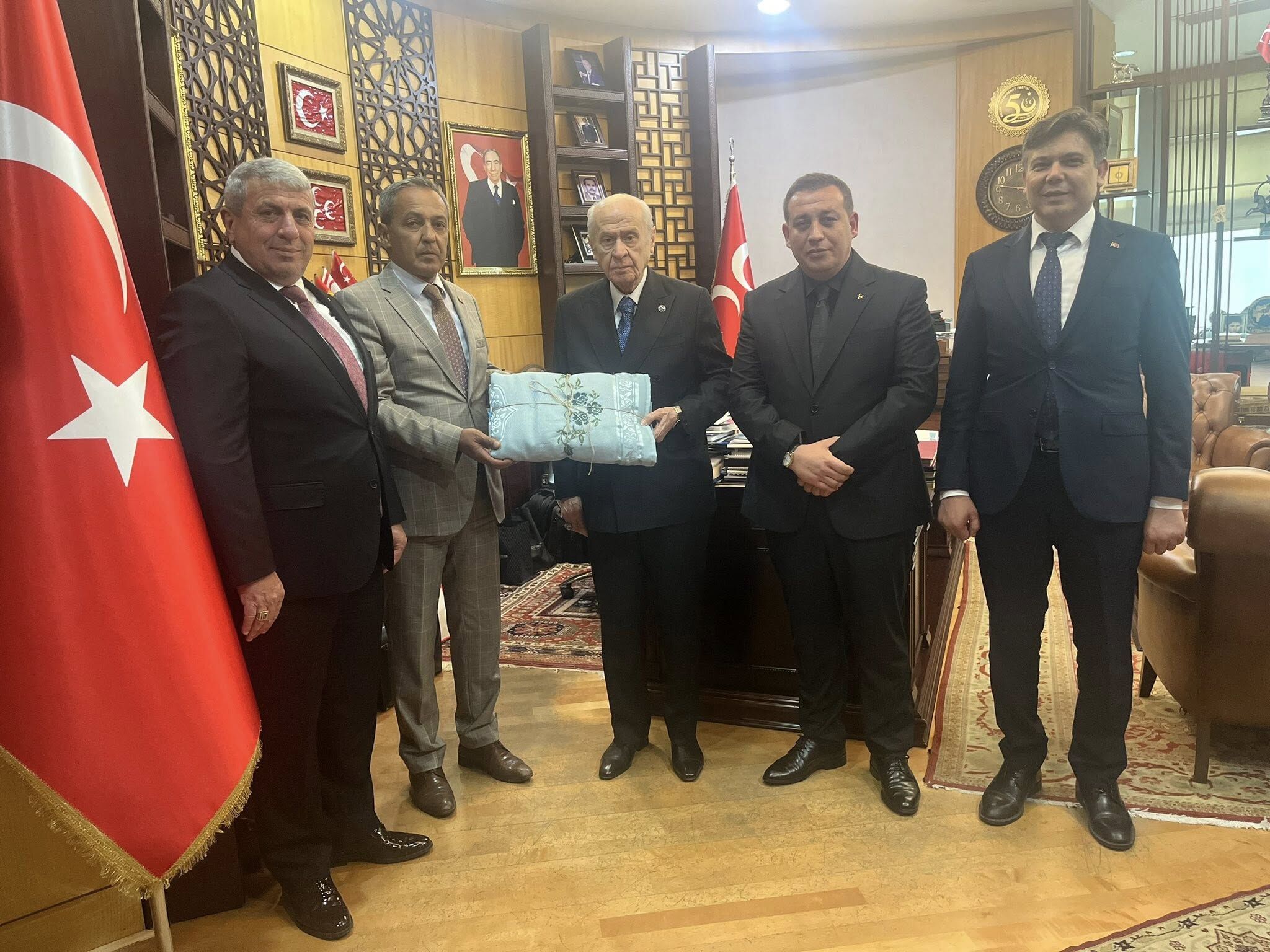Devlet Bahçeliden Bilecike Selam 15555