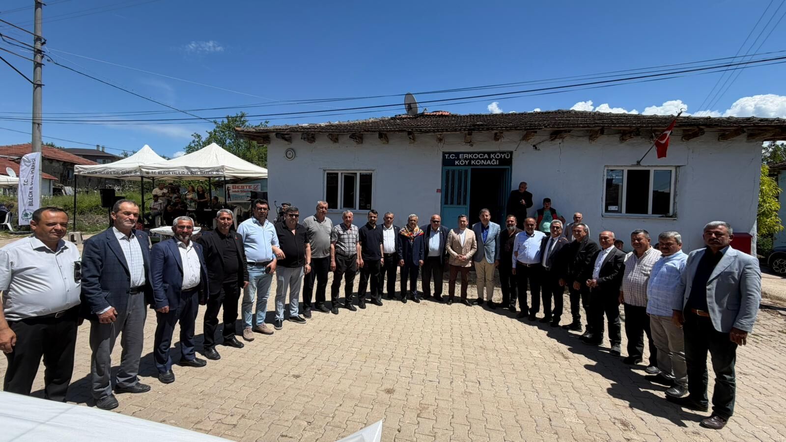 Her Yere Yetişen Ilçe Başkanı Takdir Topluyor 15061
