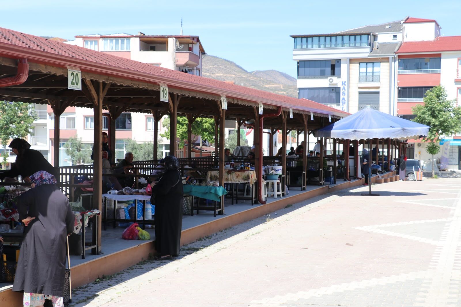 Köylü Pazari Hi̇zmete Açildi 15941