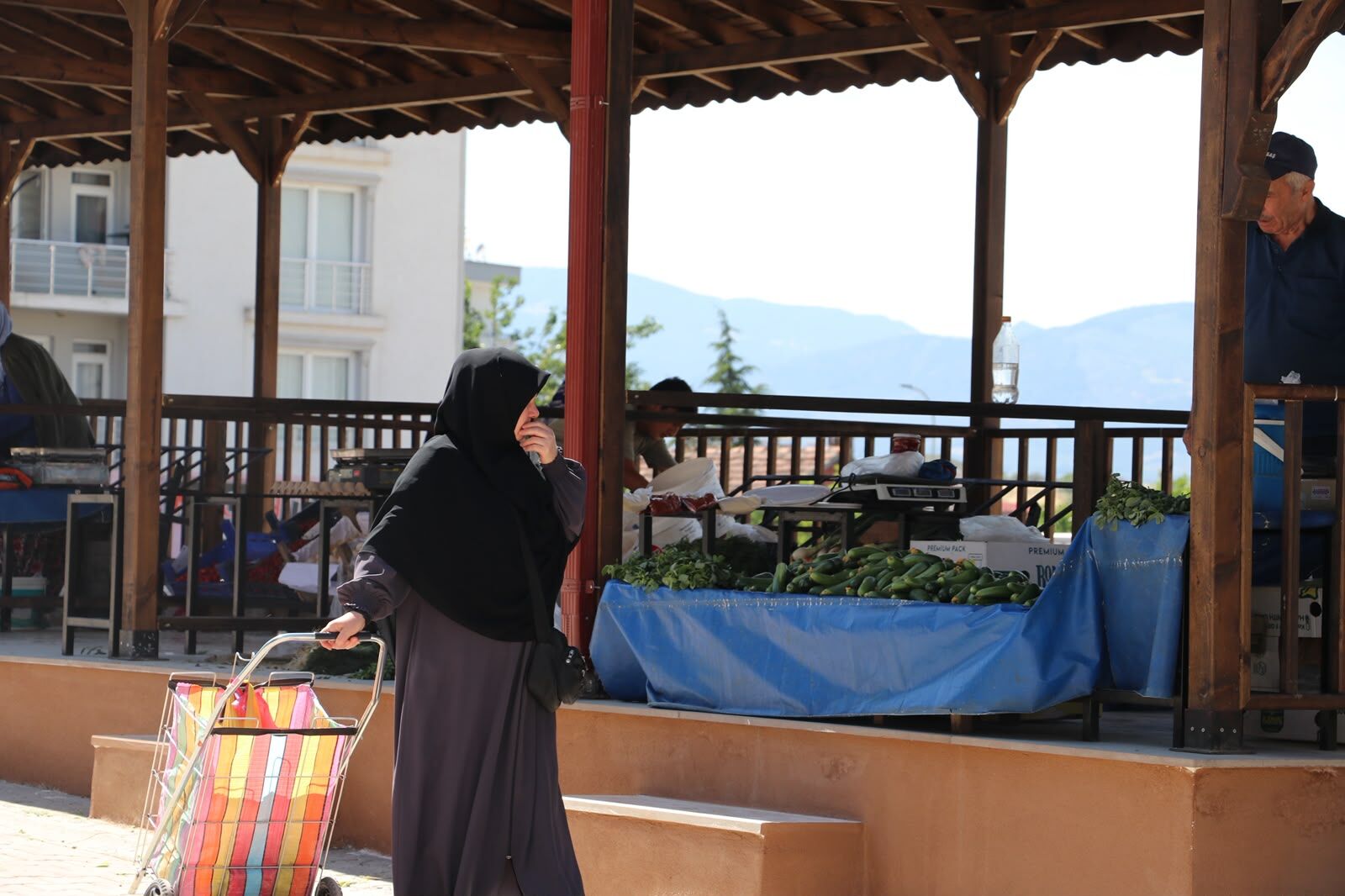 Köylü Pazari Hi̇zmete Açildi 15945