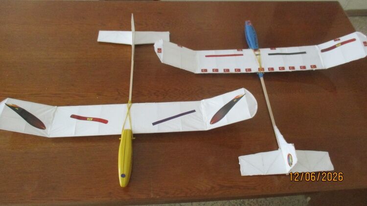 Model Uçaklar Hazır, Pilotlar Yolda 16085