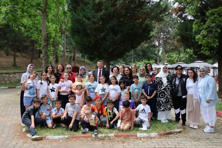 Öğrenciler Şeyh Edebali Türbesi’nde Tarihi Yerinde Öğrendi 16236