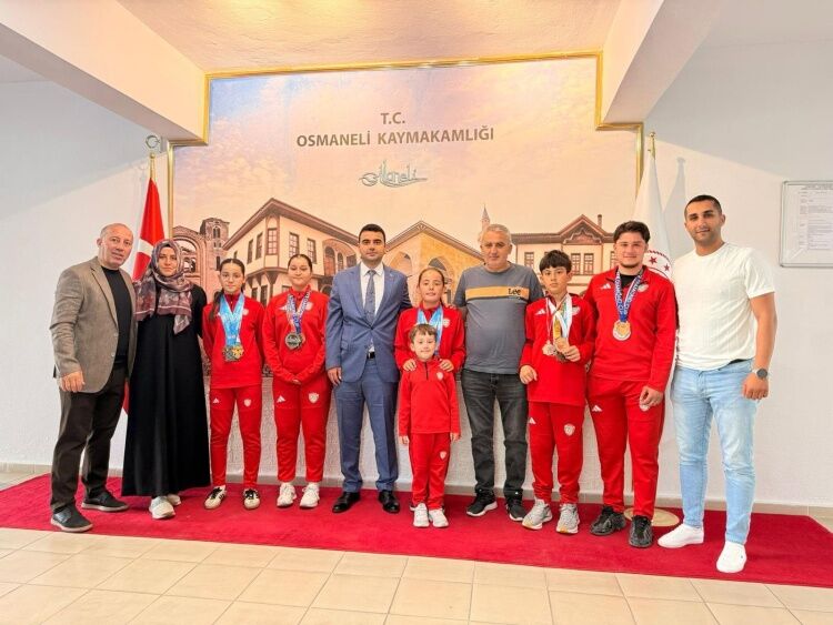 Osmaneli’nin Karate Şampiyonlarından Kaymakam Kılıç’a Ziyaret 15576