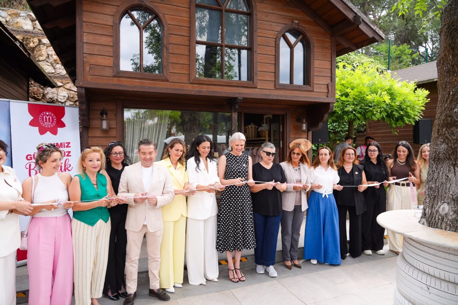 Sanat Sokağı’nda Yeni Mağaza Açıldı 16170
