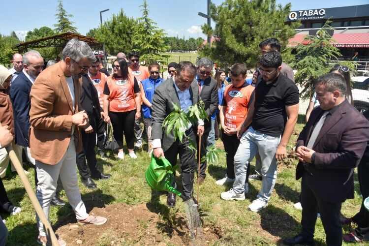 Şeyh Edebali Üniversitesi’nde “Kampüsü Ağaçlandırıyoruz” Etkinliği 15679