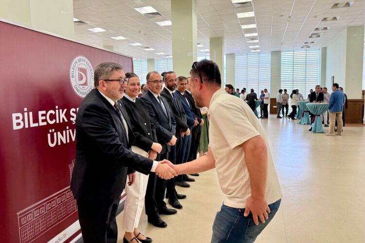 Üniversitede Gelenek Devam Etti 15081