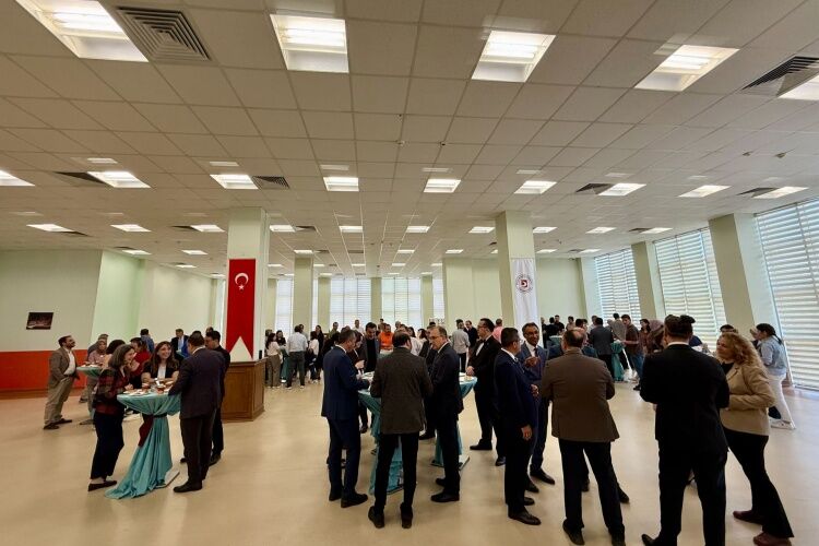 Üniversitede Gelenek Devam Etti 15082