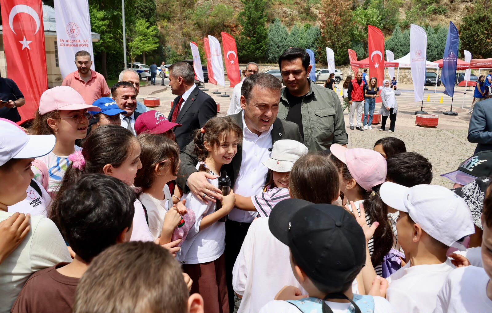 Vali Sözer Akademik Başarı Kadar Değerler Eğitimi De Önemli 16060