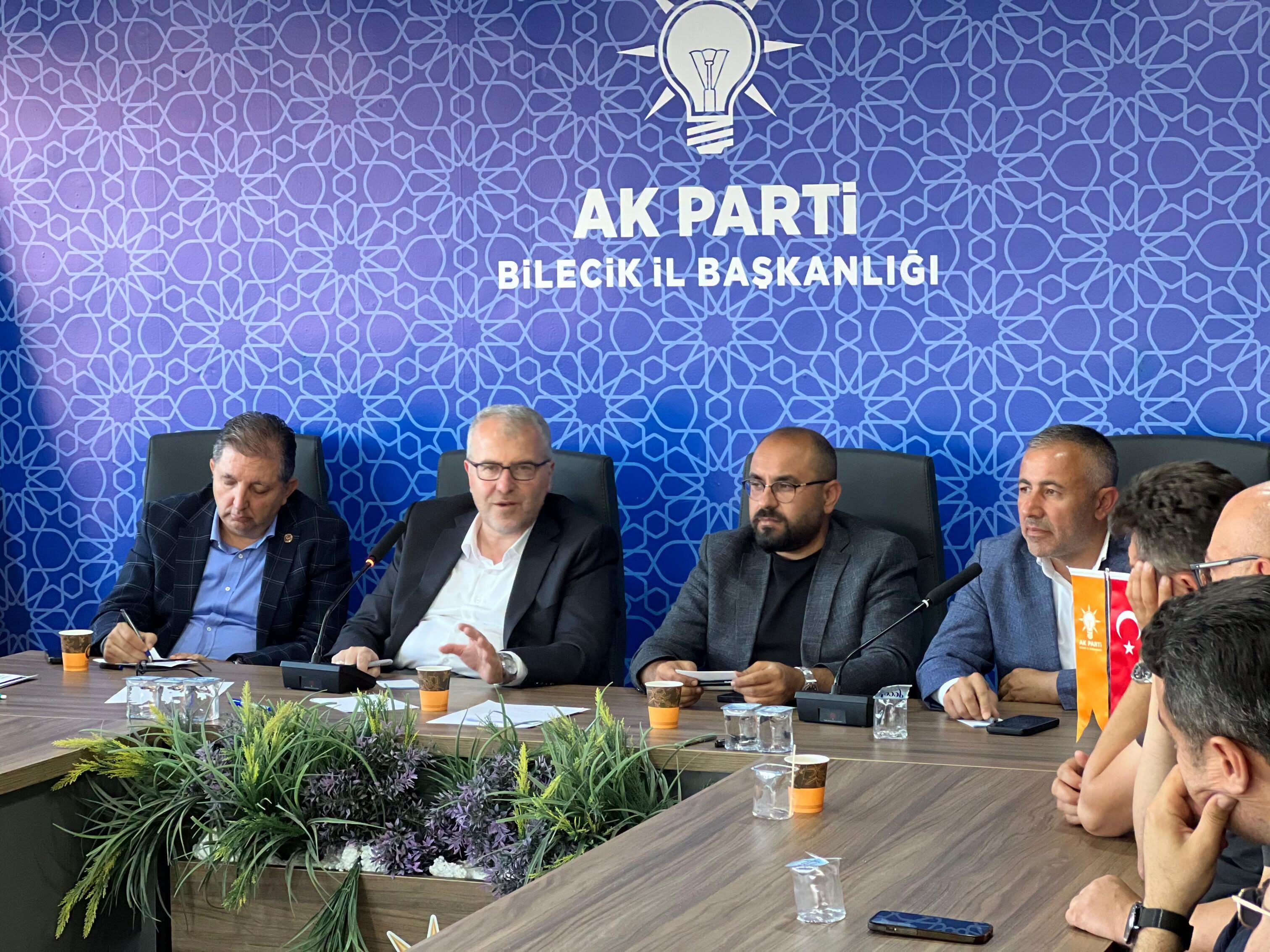 Ak Parti Bilecik’te Yönetim Toplantısı 16911