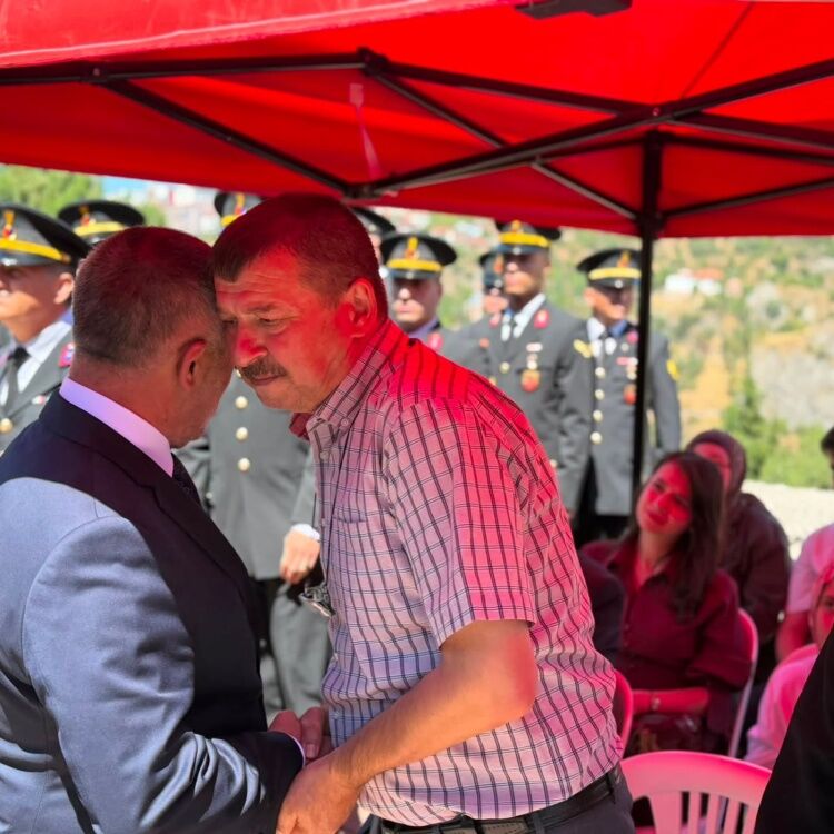Başkan Yıldırım’dan 15 Temmuz’da Şehitlik Ziyareti 17206