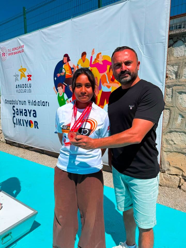 Bilecik’in Yıldız Kızları Yarı Finalde 16881