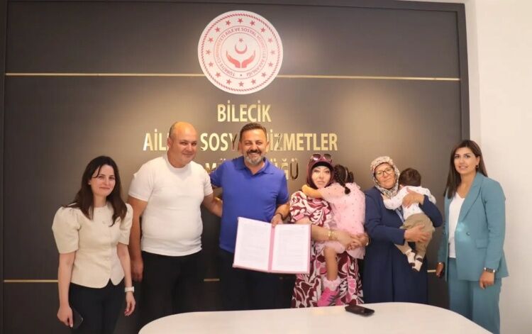 Bilecik’te Bir Çocuk Daha Koruyucu Aile Yanına Yerleştirildi 16619