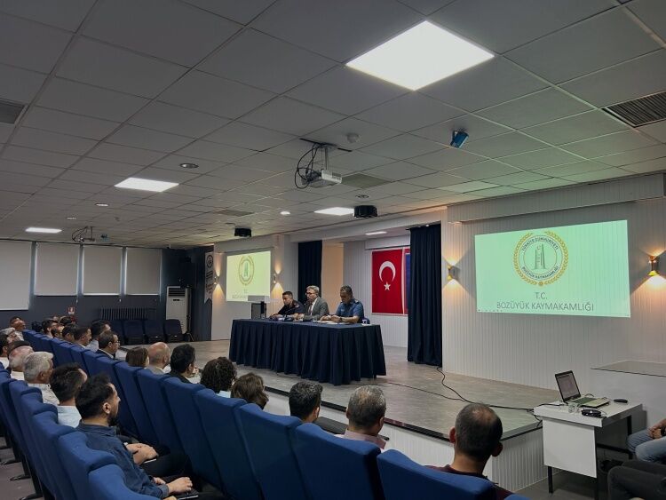 Bozüyük’te Muhtarlar Ve Kurum Müdürleriyle Değerlendirme Toplantısı 17521