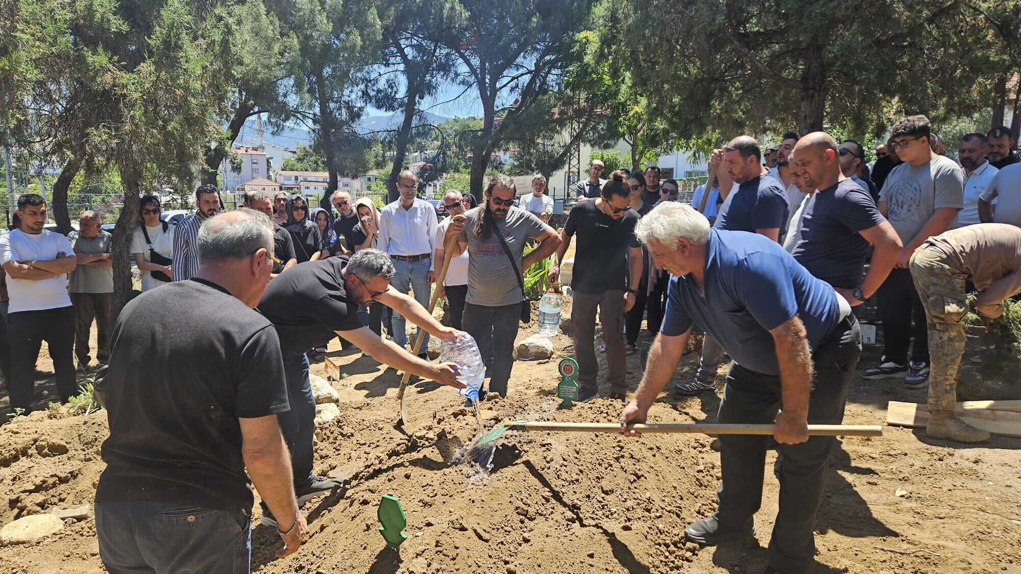 Elaattin Amca Son Yolculuğuna Uğurlandı 17080