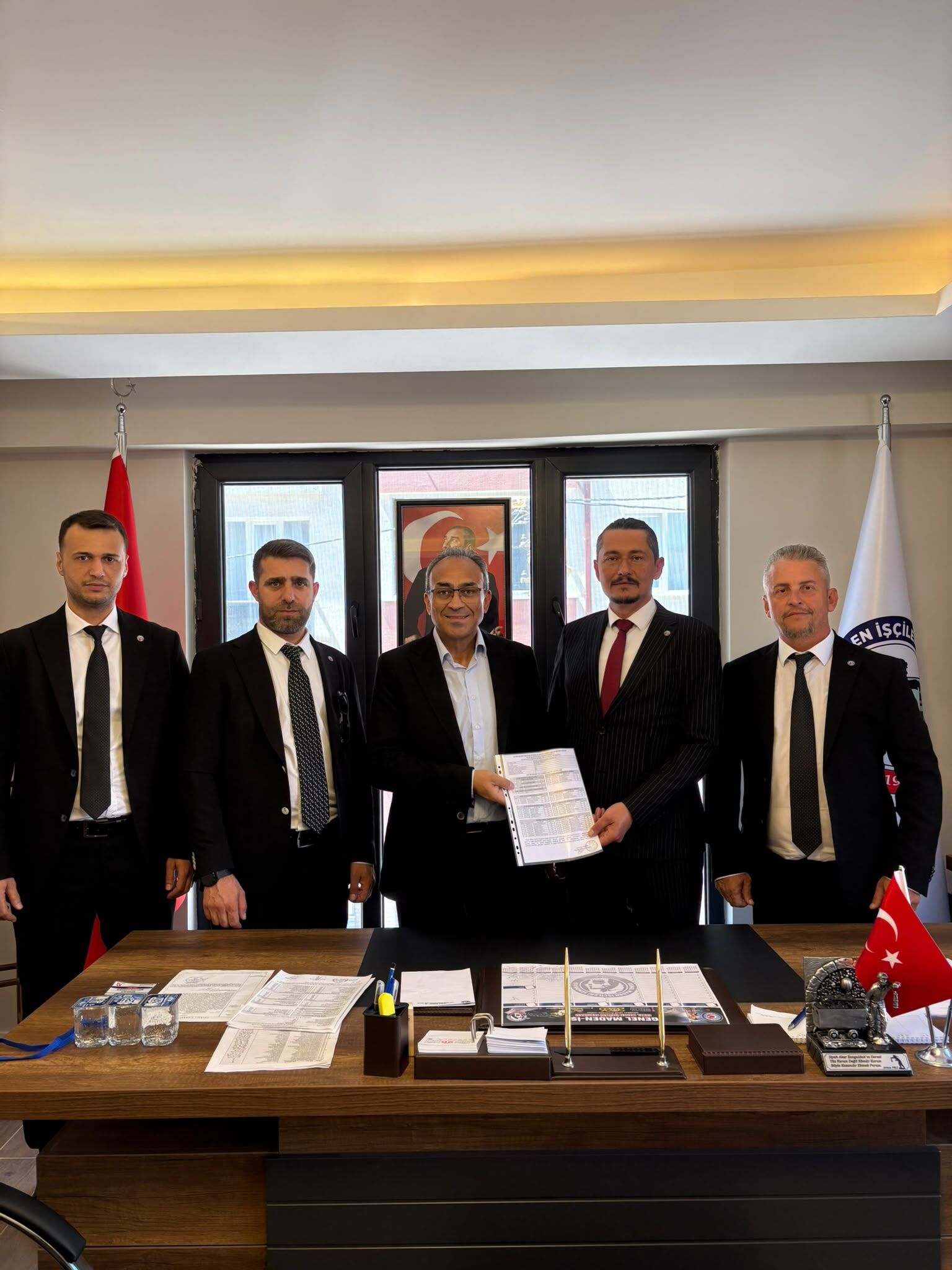 Emrah Büyükgüner Güven Tazeledi 17509