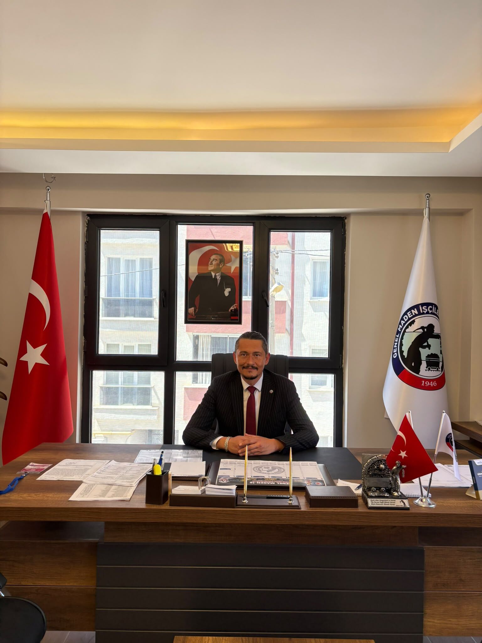 Emrah Büyükgüner Güven Tazeledi 17510