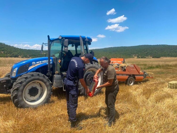 Jandarma Yangınlara Karşı Sahada 17008