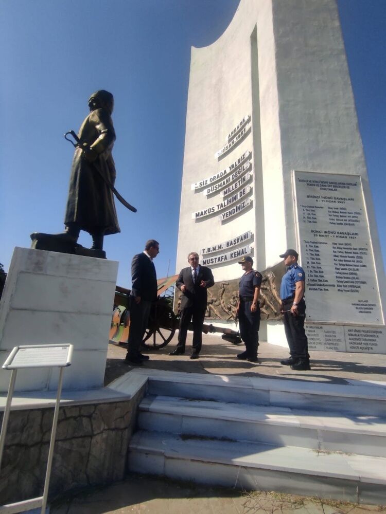 Kaymakam Helvacı’dan Şehitliklere Ziyaret 17390