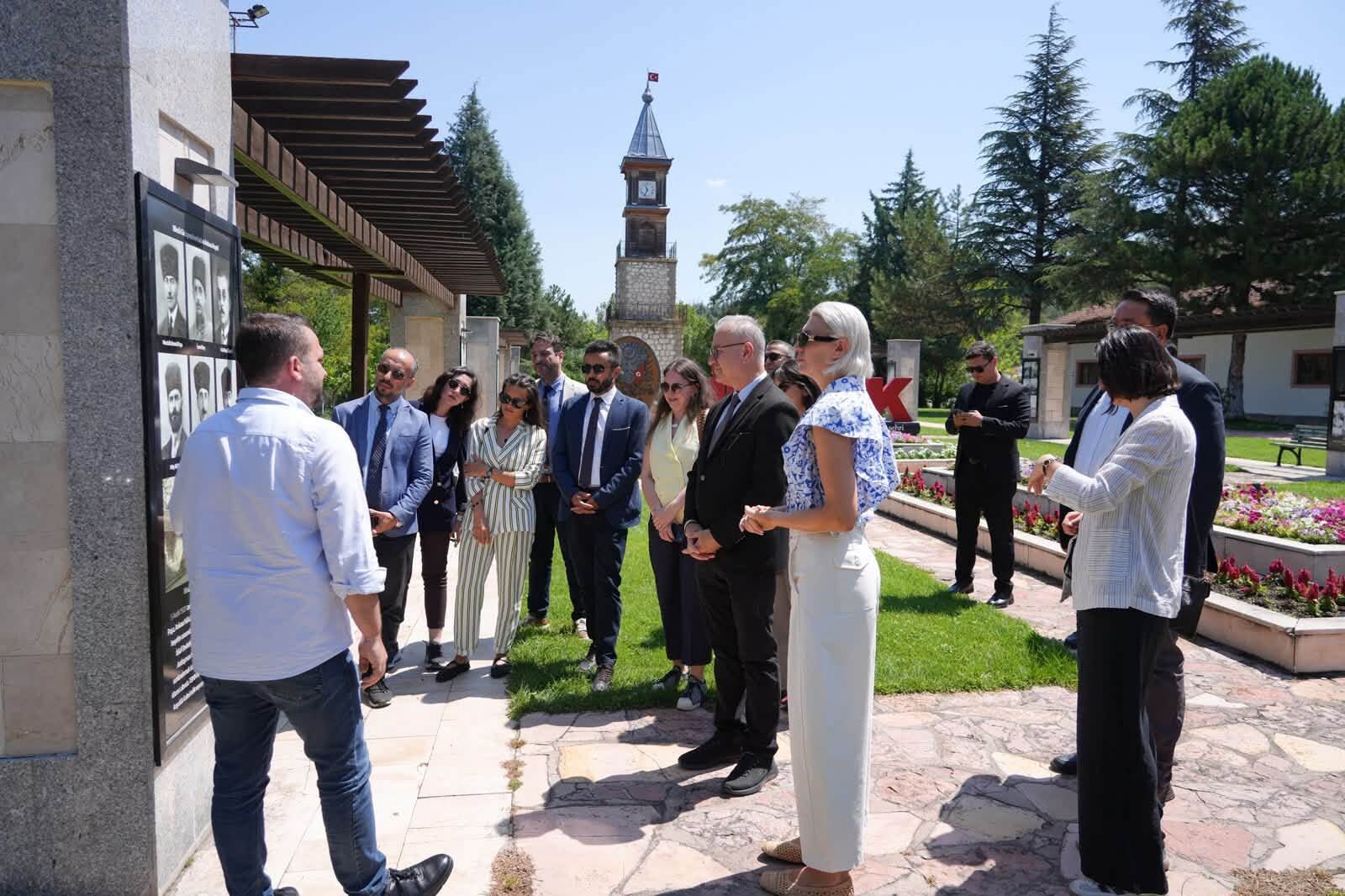Marmara Belediyeler Birliği Heyetinden Bilecik Belediyesi’ne Ziyaret 17481