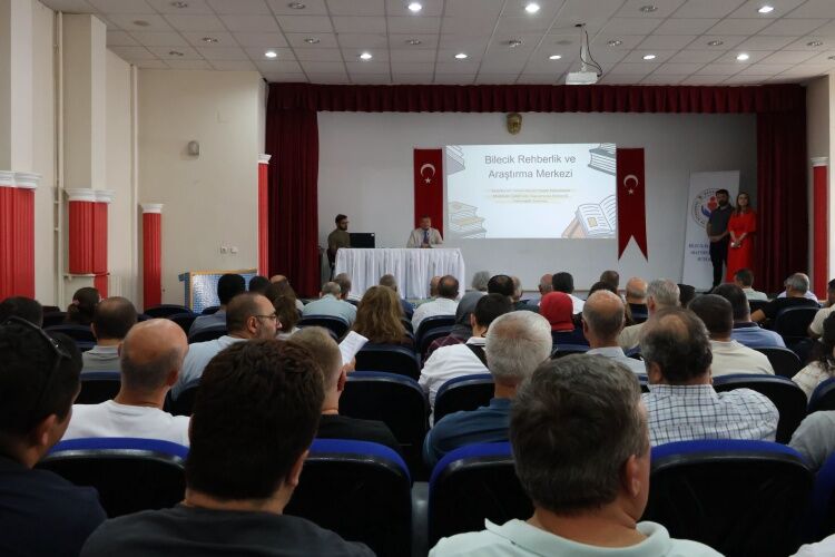 Okul Yöneticilerine Rehberlik Eğitimi 16672