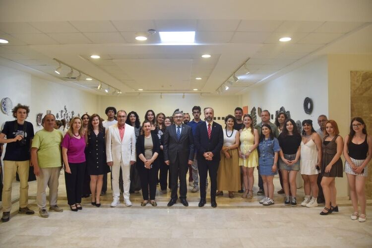 Şeyh Edebali Üniversitesi’nde Yıl Sonu Sergisi Açıldı 16626