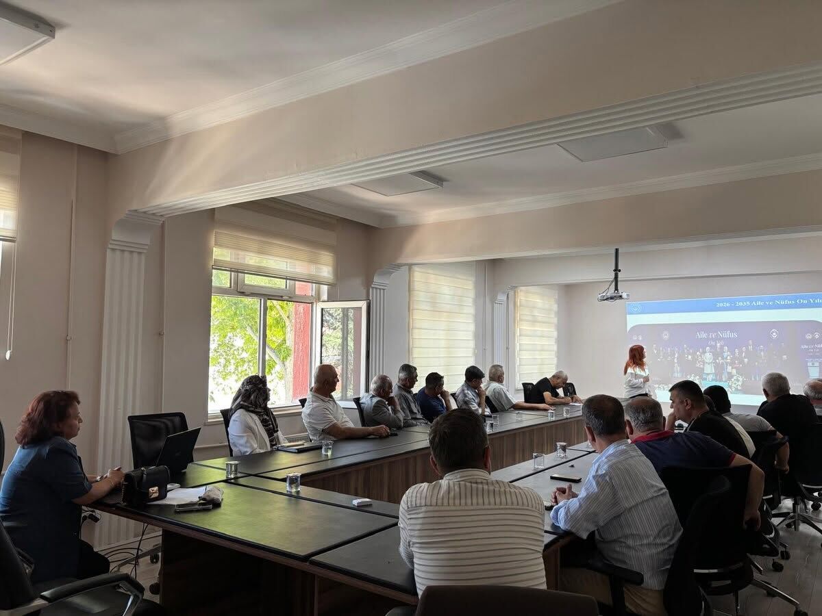 Söğüt’te Muhtarlara Sosyal Risk Haritası Eğitimi 17044