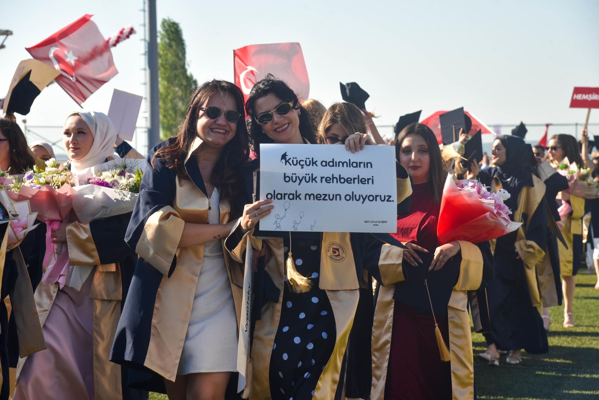 Üniversitede Mezuniyet Coşkusu 16660
