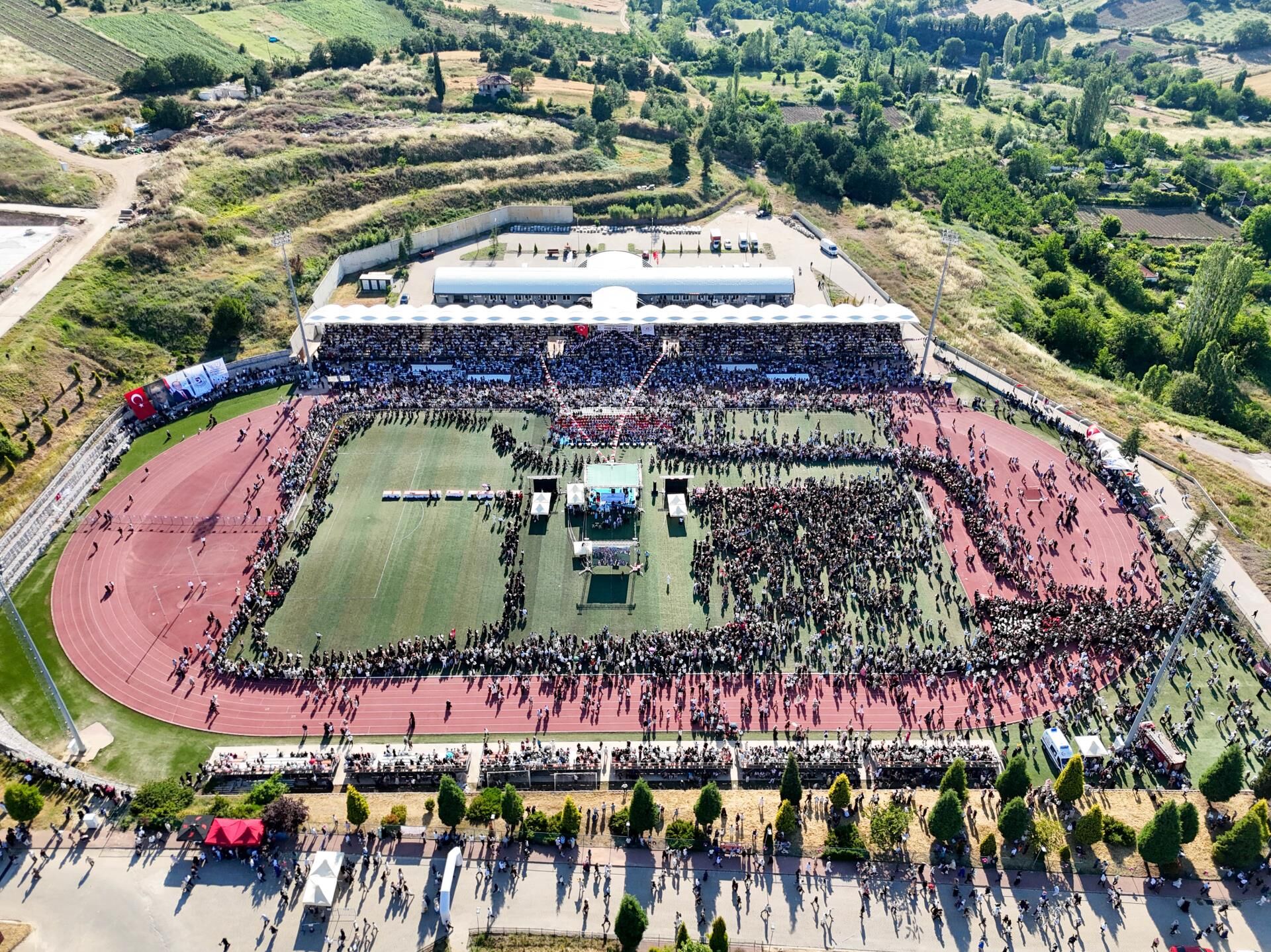Üniversitede Mezuniyet Coşkusu 16661