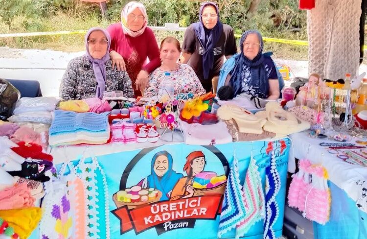 Üretici Kadınların El Emeği Gölparkfest’te İlgi Görüyor 17370