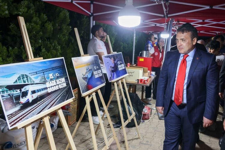 Vali Sözer’den 15 Temmuz Stantlarına Ziyaret 17252