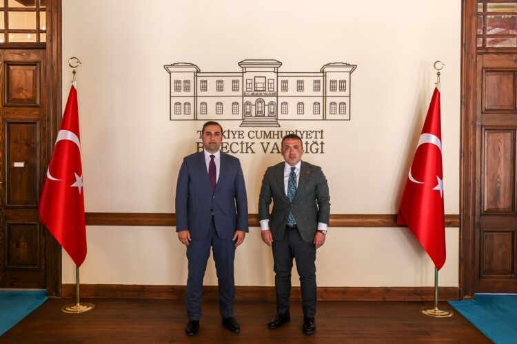 Vali Sözerden Yeni Kaymakam Yılmaza Başarı Dileği 17163
